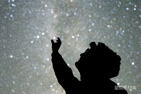 高清摄影 仰望星空的剪影
