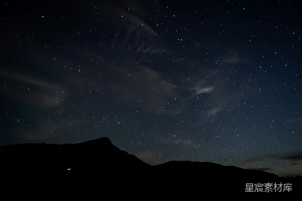 高清摄影 山间夜空下的星光