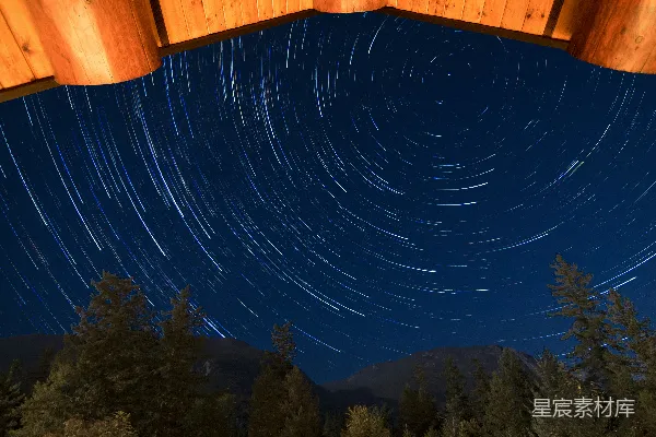 高清摄影 星轨下的夜空