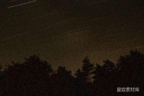 高清摄影 夜空下的流星雨
