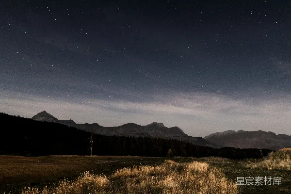高清摄影 夜幕下的山峦与星空