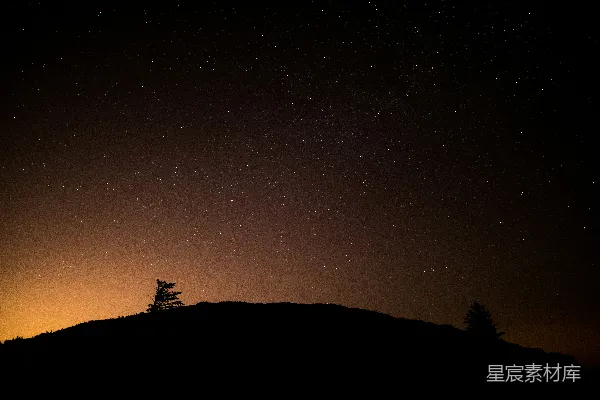 高清摄影 夜幕下的山丘与星空