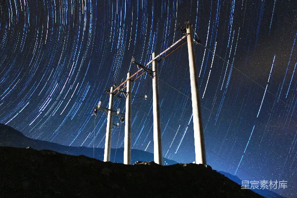高清摄影 星轨下的电线杆