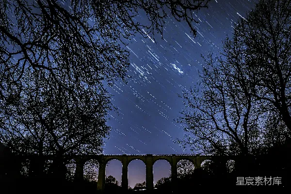 高清摄影 星空下的桥梁