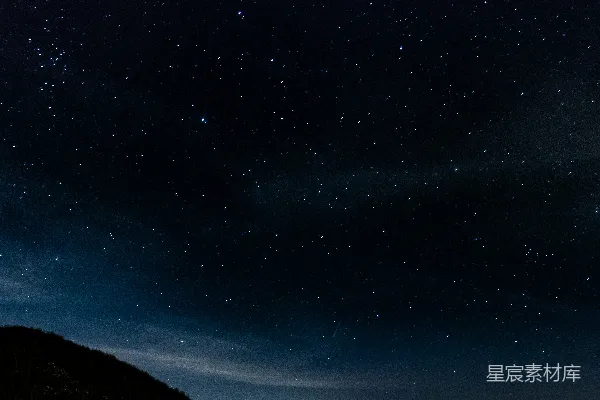 高清摄影 夜空下的宁静湖畔