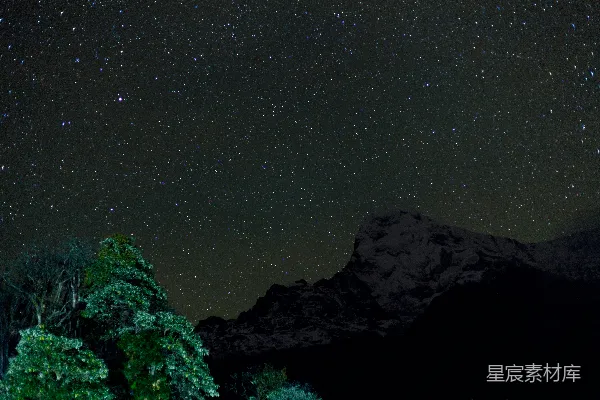 高清摄影 星空下的山峦