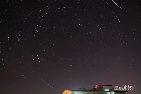 高清摄影 星空轨迹下的屋顶