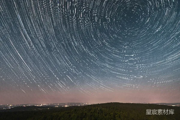 高清摄影 星轨下的夜空