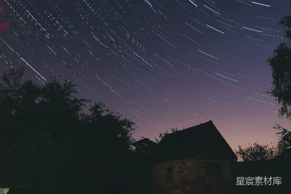 高清摄影 星空下的废弃小屋