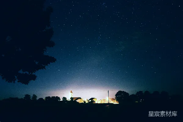 高清摄影 夜空下的宁静村庄