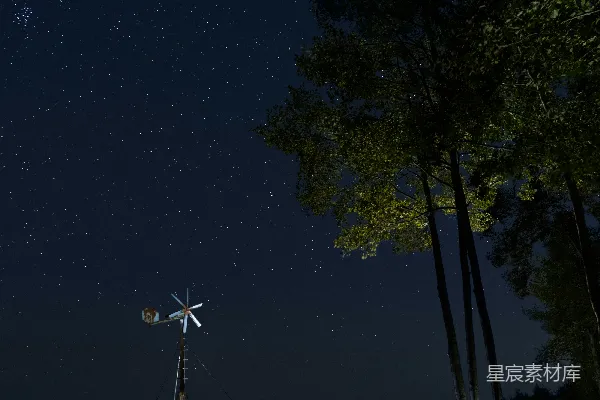 高清摄影 乡村夜景下的风车与星空