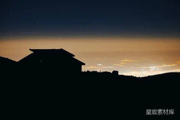 高清摄影 夜幕下的山居剪影
