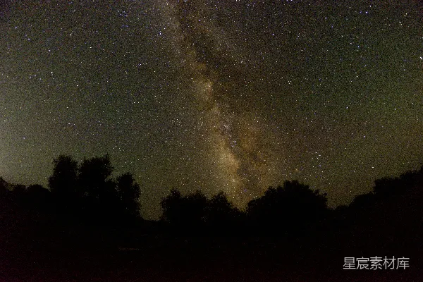 高清摄影 夜空中的银河