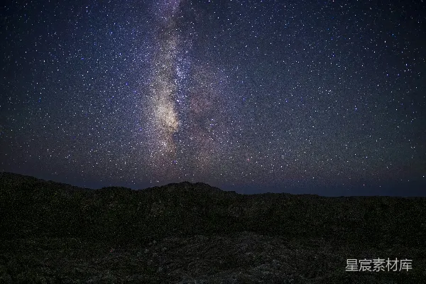高清摄影 夜空下的银河
