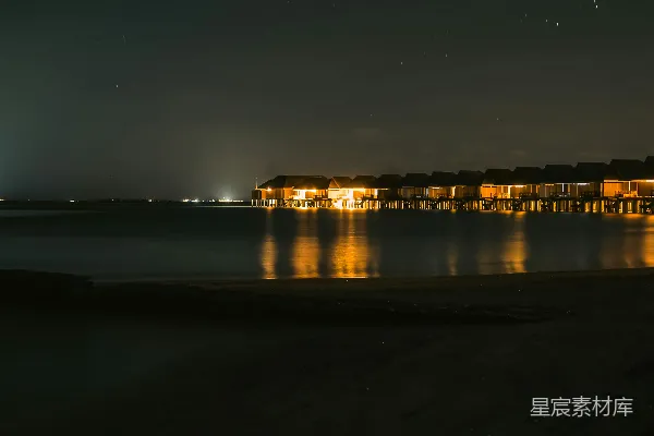 高清摄影 夜幕下的海滨别墅