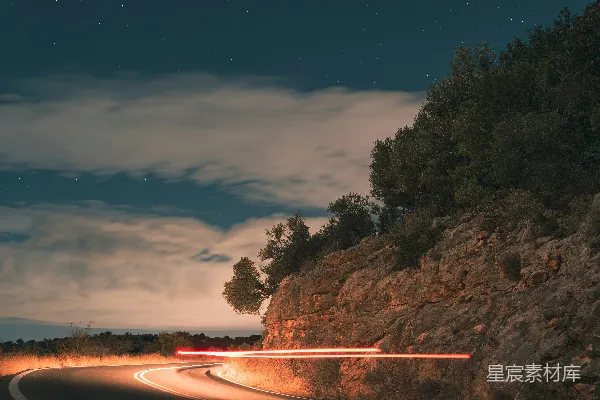 高清摄影 夜色中的蜿蜒公路