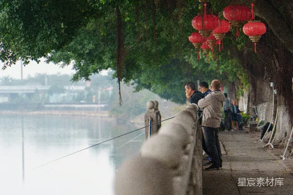 高清摄影 河边垂钓的悠闲时光