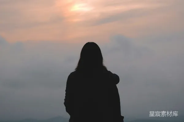 高清摄影 黄昏独坐的剪影