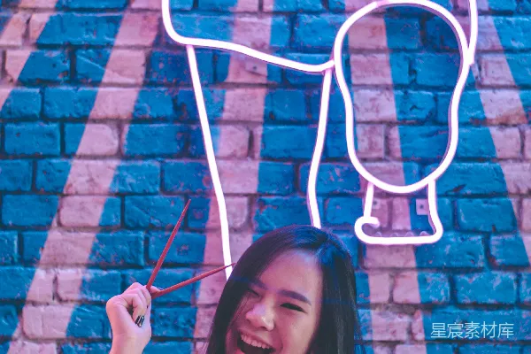 高清摄影 霓虹灯下的快乐时光