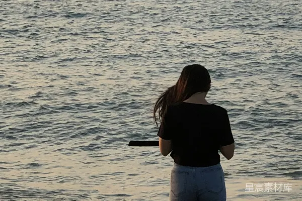 高清摄影 海边独奏的宁静时光