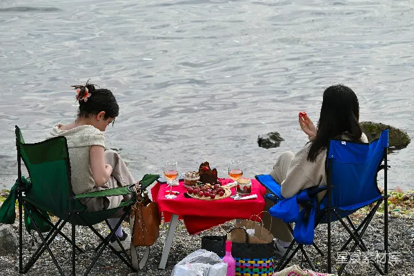 高清摄影 湖畔野餐时光