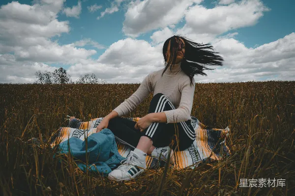 高清摄影 田野上的悠闲时光