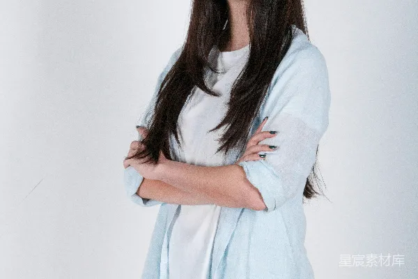 高清摄影 自信微笑的年轻女性