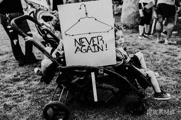 高清摄影 永远不再：儿童抗议场景