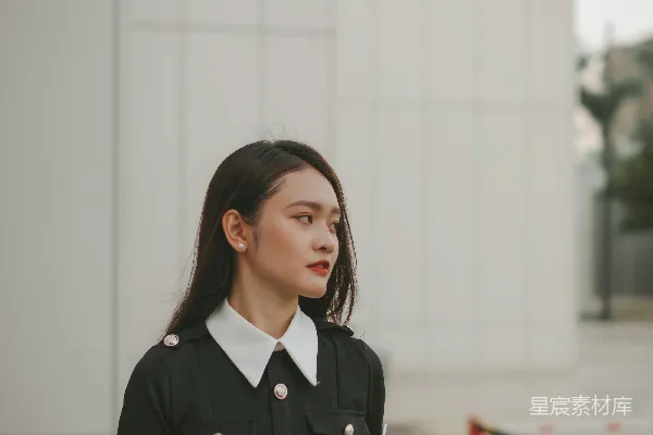 高清摄影 静谧的街角：黑白色调的优雅
