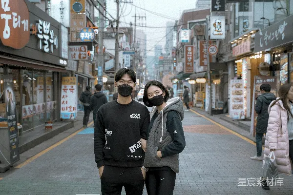 高清摄影 城市街景中的情侣
