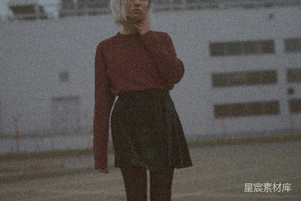 高清摄影 城市中的孤独女孩