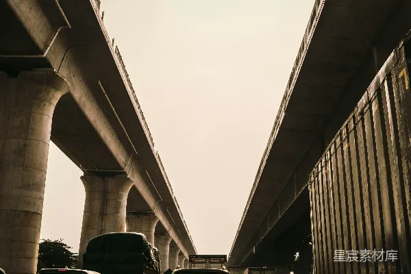 高清摄影 城市高架下的繁忙景象