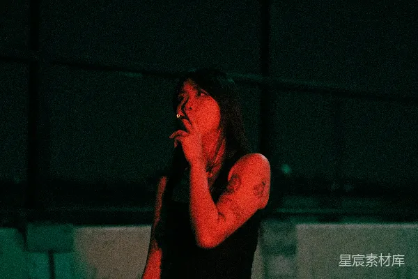 高清摄影 夜晚的沉思者