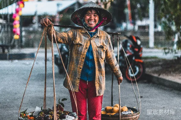 高清摄影 越南街头的水果小贩