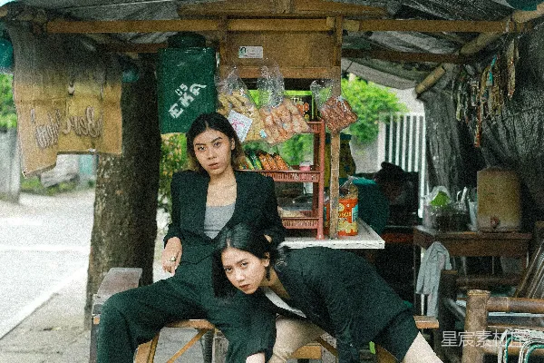 高清摄影 街头小吃摊上的青春瞬间