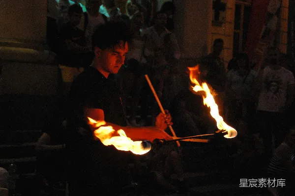 高清摄影 夜晚的火焰表演