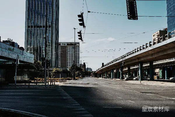 高清摄影 清晨的城市空旷街道