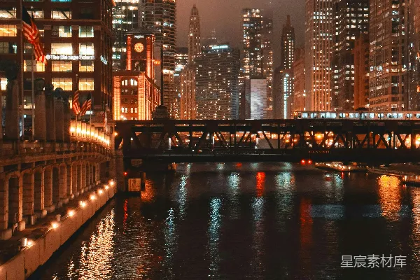高清摄影 芝加哥夜景：河畔灯光璀璨
