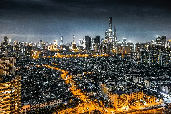 高清摄影 上海夜景：现代与历史的交融