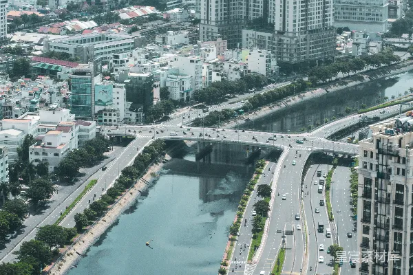 高清摄影 都市中的河流与高楼