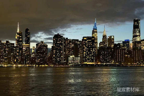 高清摄影 纽约夜景：摩天大楼灯火璀璨