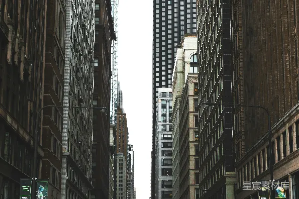 高清摄影 都市繁华，十字路口行人
