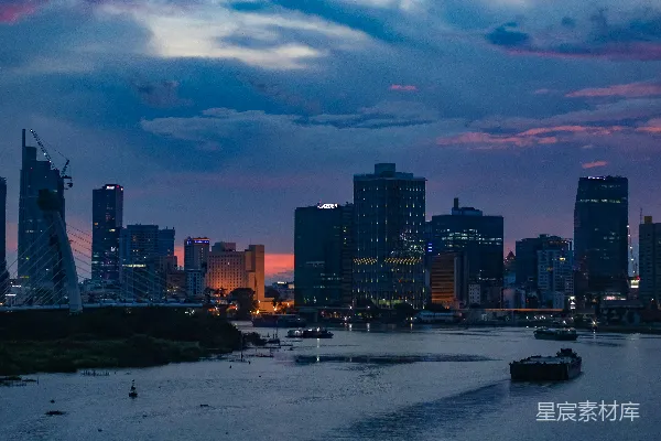 高清摄影 夕阳下的城市天际线