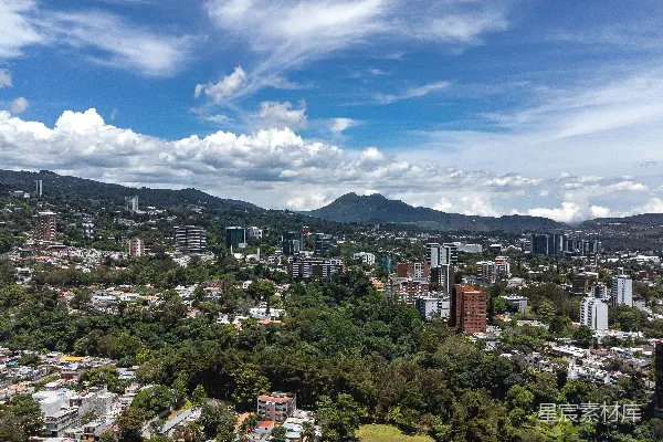 高清摄影 山城全景：建筑与自然的和谐共存