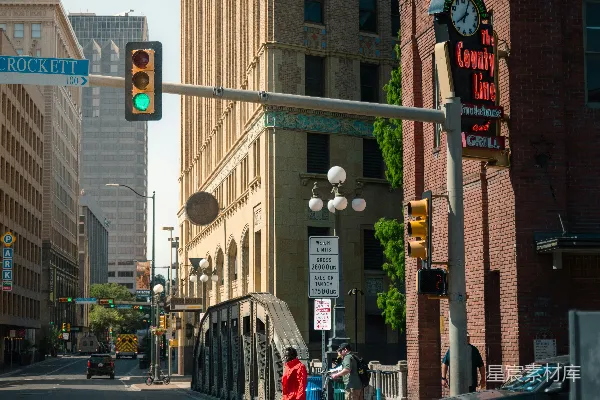 高清摄影 城市街景：绿灯下的日常