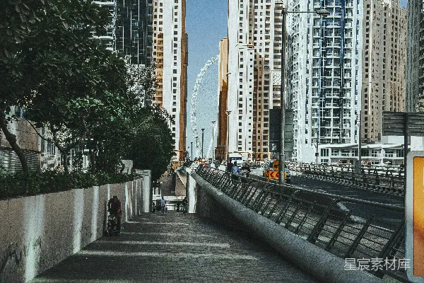 高清摄影 现代都市中的休闲步道