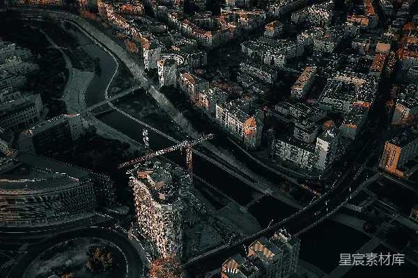 高清摄影 城市的崛起：日落时分的都市景象