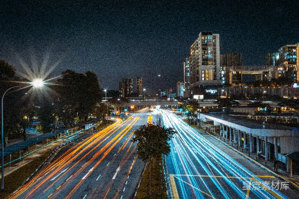 高清摄影 城市夜景中的车流轨迹