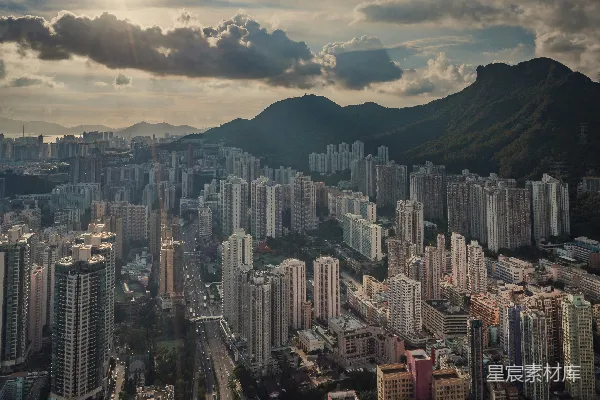 高清摄影 城市的剪影：日落时分的摩天大楼