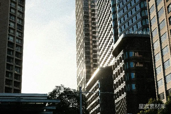 高清摄影 城市光影交错的街景